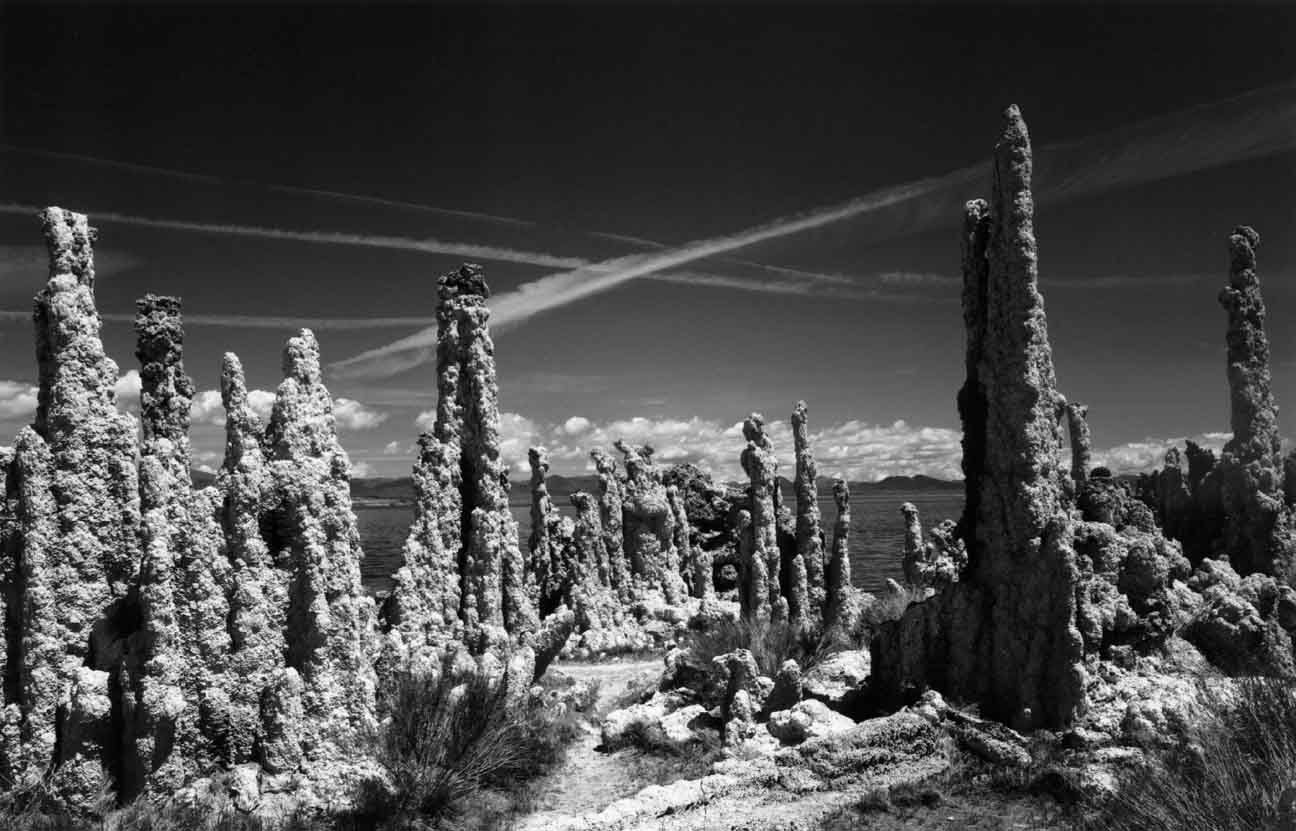 Tufas &
Contrails #3